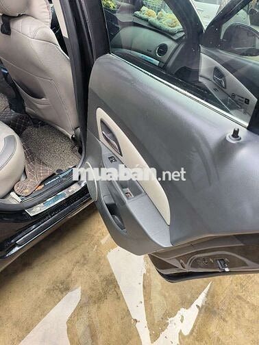 Cần bán xe cheverlet cruze