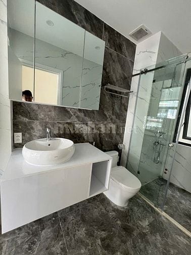 Biệt thự đẹp mà rẻ chỉ có mỗi căn này, 8x20 3 tầng thang máy chỉ 33 tỉ