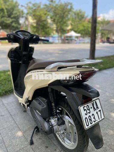 vison bản cá tính cân bán