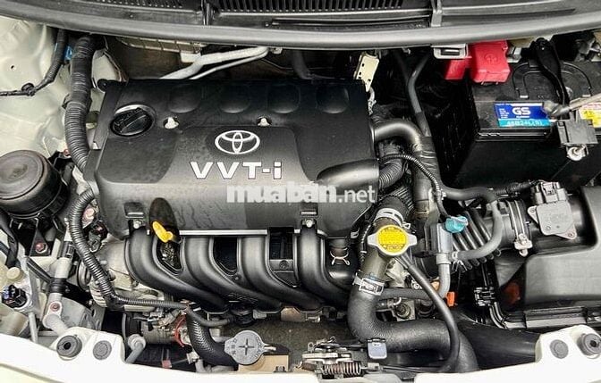 Toyota Yaris 2010 Hatchback, Màu Trắng, Nhập Nhật