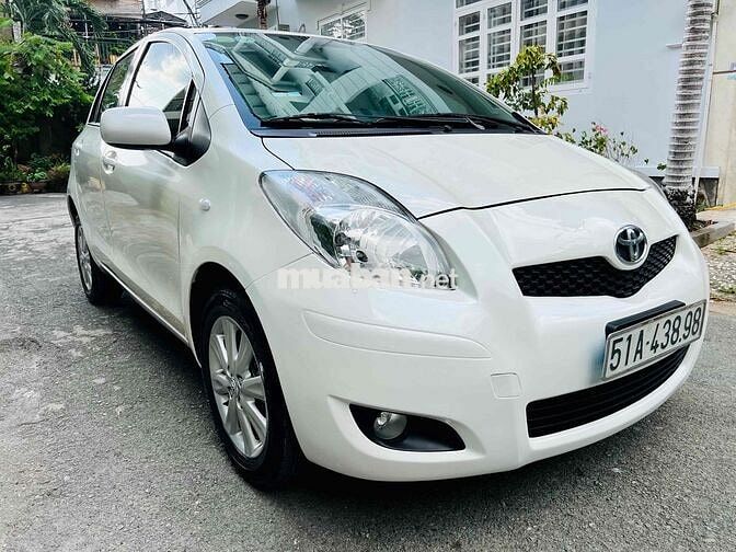 Toyota Yaris 2010 Hatchback, Màu Trắng, Nhập Nhật