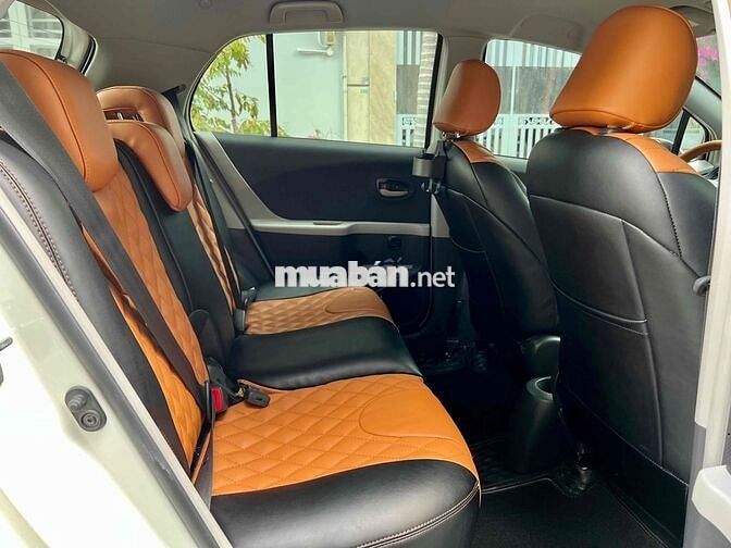 Toyota Yaris 2010 Hatchback, Màu Trắng, Nhập Nhật