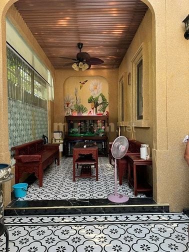 BÁN BIỆT THỰ+LÔ GÓC+THÀNH PHỐ GIAO LƯU+CHẤT SỐNG TINH HOA+216M2+70 TỶ