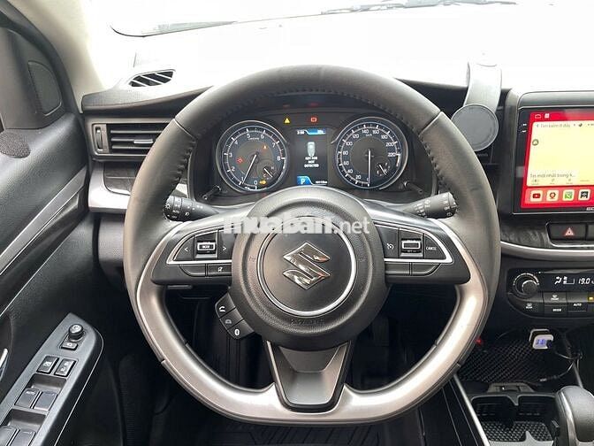 xe lướt Suzuki XL7 2024 Hybrid màu trắng - 19000km