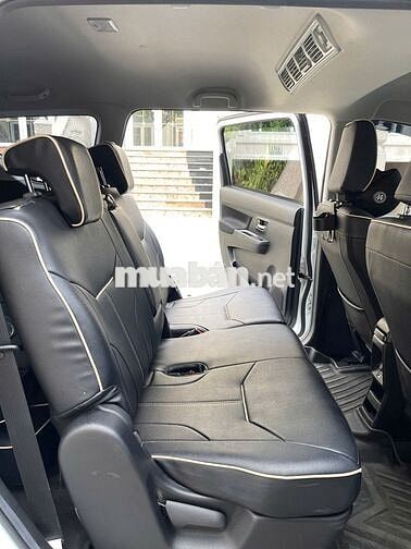 xe lướt Suzuki XL7 2024 Hybrid màu trắng - 19000km