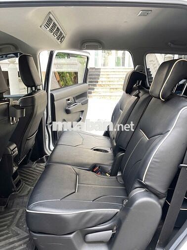 xe lướt Suzuki XL7 2024 Hybrid màu trắng - 19000km