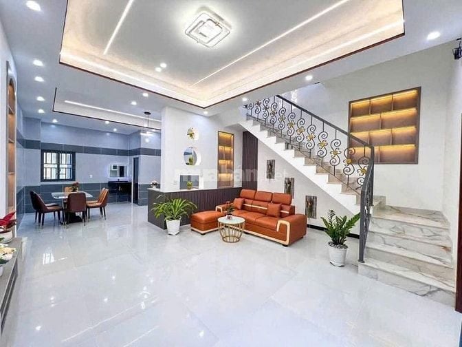 Bán nhà Lê Văn Sỹ, Phú Nhuận / 55m2 / 2 tỷ 390 triệu / sổ hồng riêng