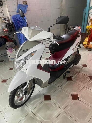 Xe mio uttimo trắng đỏ