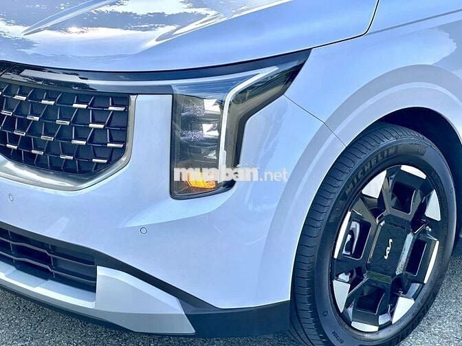 Kia Carnival 2025 Luxury mới 99%,7.000km,có vay NH