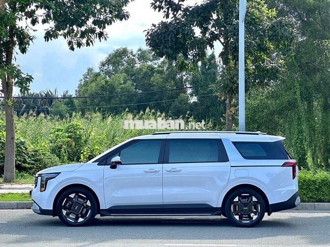 Kia Carnival 2025 Luxury mới 99%,7.000km,có vay NH