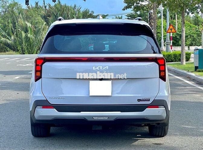 Kia Carnival 2025 Luxury mới 99%,7.000km,có vay NH