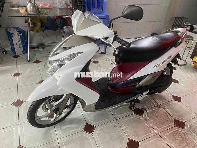 Xe mio uttimo trắng đỏ
