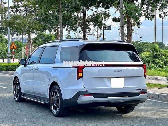 Kia Carnival 2025 Luxury mới 99%,7.000km,có vay NH