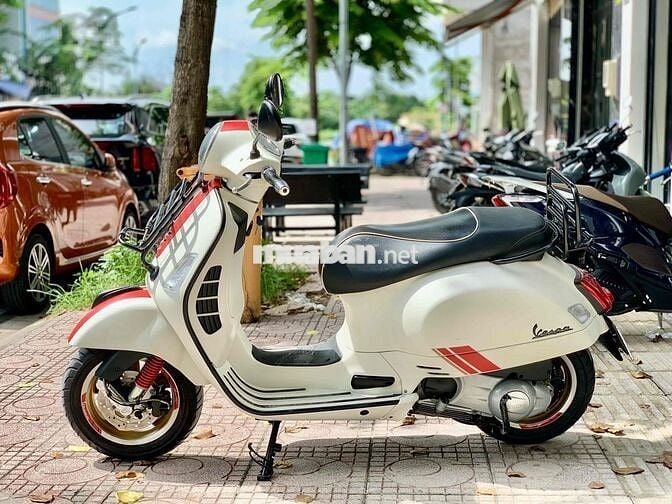 Vespa GTS 300 chính chủ BSTP – xe đẹp máy êm