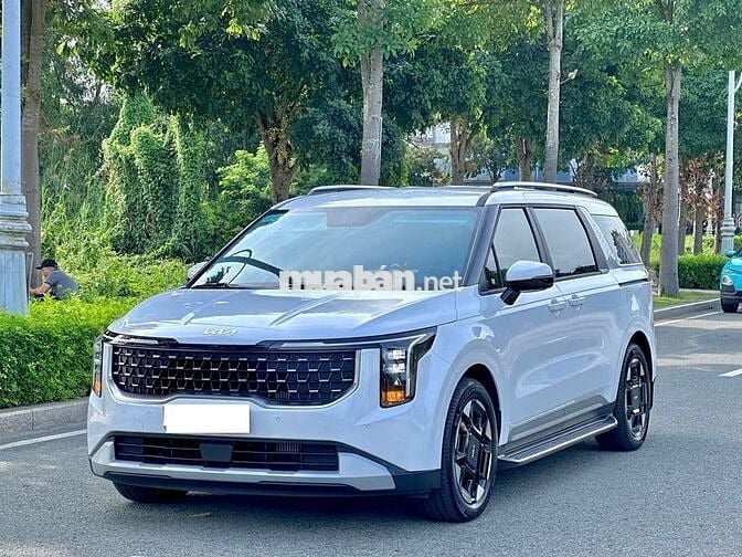 Kia Carnival 2025 Luxury mới 99%,7.000km,có vay NH