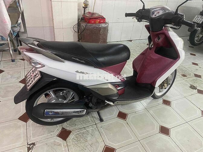 Xe mio uttimo trắng đỏ