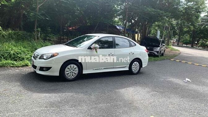 Hyundai Avante 2011 1.6 MT - 100000 km