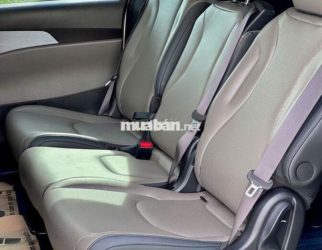 Kia Carnival 2025 Luxury mới 99%,7.000km,có vay NH