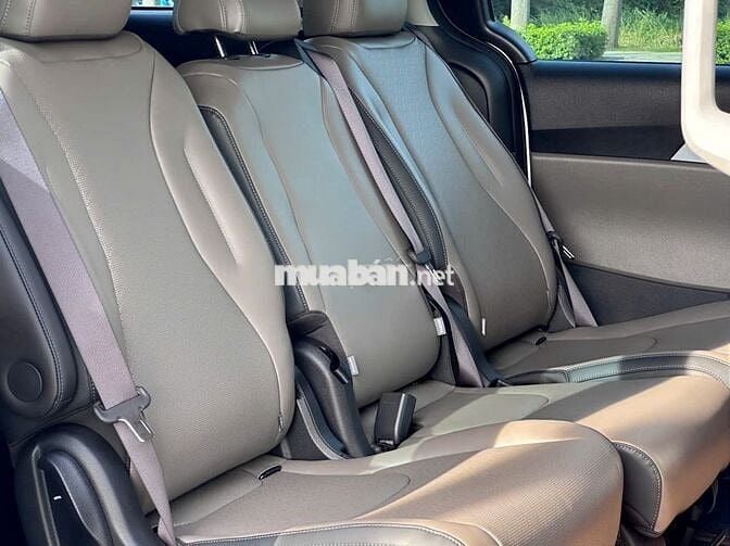 Kia Carnival 2025 Luxury mới 99%,7.000km,có vay NH