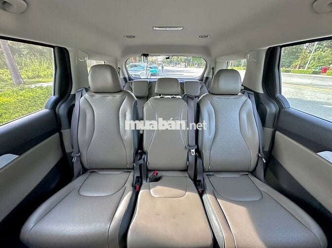 Kia Carnival 2025 Luxury mới 99%,7.000km,có vay NH