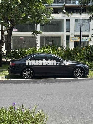 Mercedes Benz E Class 2021 E300 AMG - 23000