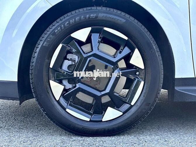 Kia Carnival 2025 Luxury mới 99%,7.000km,có vay NH