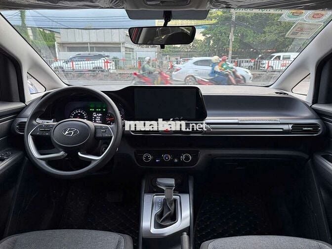 Hyundai Stargazer 2024 Tiêu chuẩn 1.5L,màu đỏ,1v2