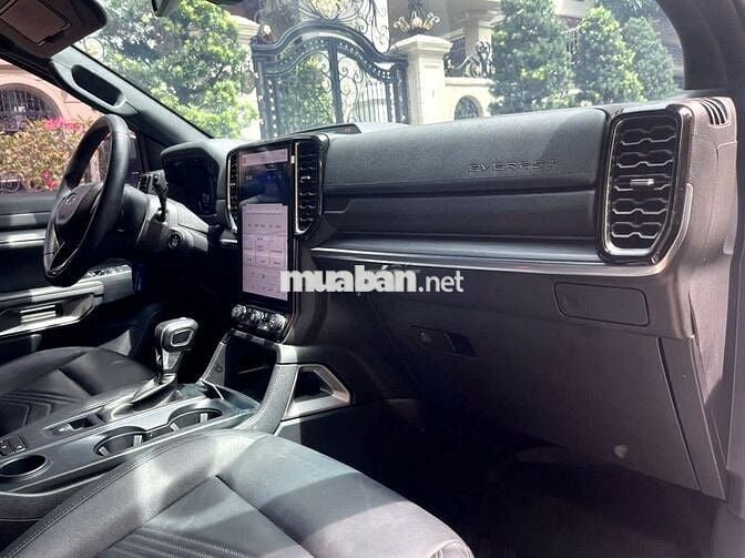 Ford Everest Titan 2022