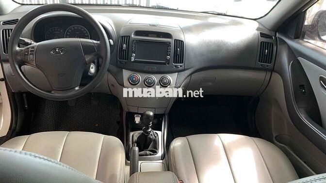 Hyundai Avante 2011 1.6 MT - 100000 km