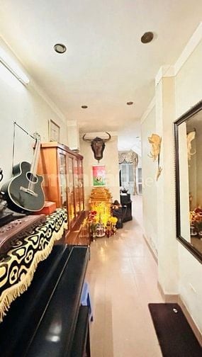 Bán nhà Hà Nội mặt phố Giảng Võ, mặt tiền 6,2m, kinh doanh đỉnh 