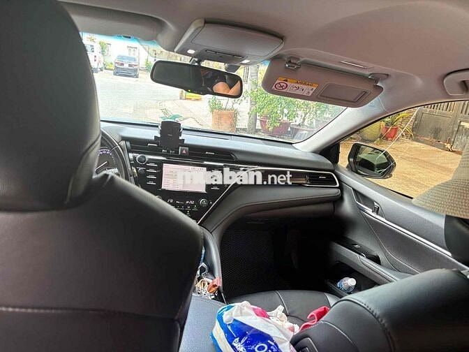 Toyota Camry 2021 2.0G tại Sài Gòn