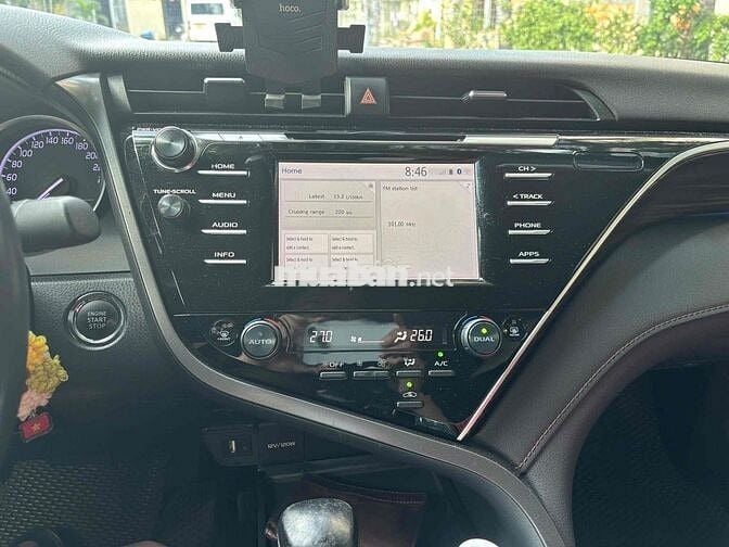 Toyota Camry 2021 2.0G tại Sài Gòn
