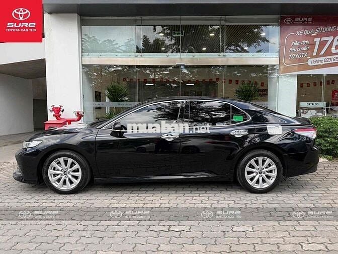 Toyota Camry 2.0G 2021 nhập Thái nguyên chiếc