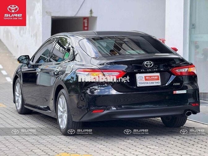 Toyota Camry 2.0G 2021 nhập Thái nguyên chiếc