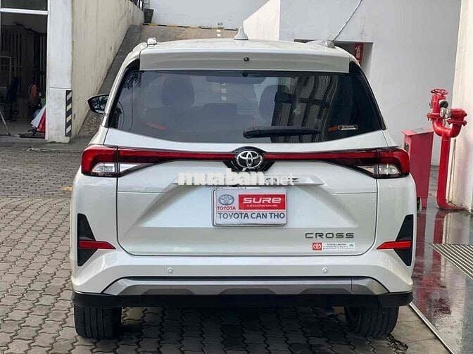 Toyota Veloz Cross 2022 CVT Top - nhập Indo