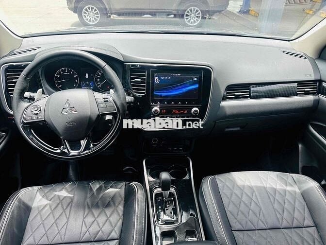 OUTLANDER 2.0 CVT PREMIUM - SX 2024, ODO 11.500 KM