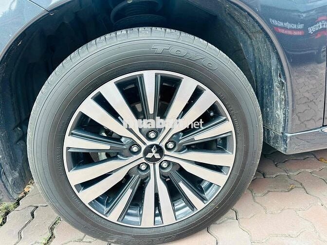 OUTLANDER 2.0 CVT PREMIUM - SX 2024, ODO 11.500 KM