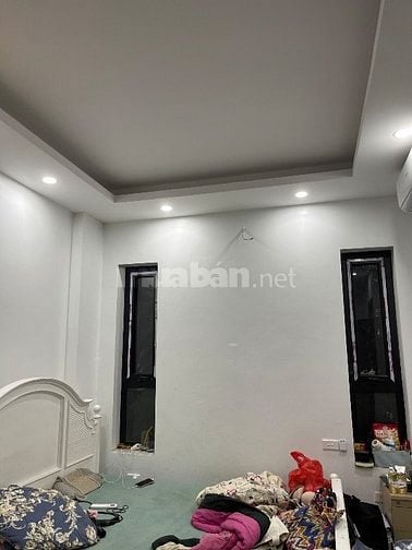 Cho thuê nhà 5 tầng mặt tiền 12m tiện kinh doanh