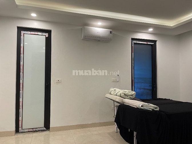 Cho thuê nhà 5 tầng mặt tiền 12m tiện kinh doanh