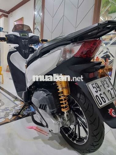 Bán xe SH 150 mới 99%, đã lên full đồ hơn 100tr