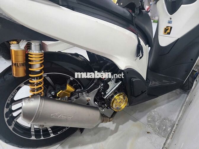 Bán xe SH 150 mới 99%, đã lên full đồ hơn 100tr