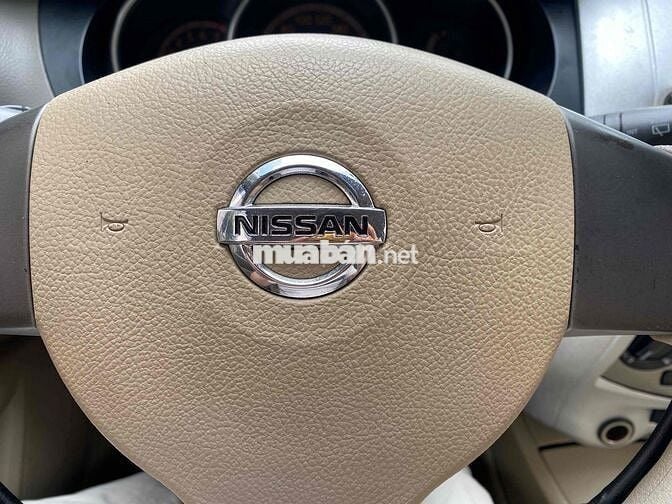 Nissan Grand livina 2010 1.8 AT