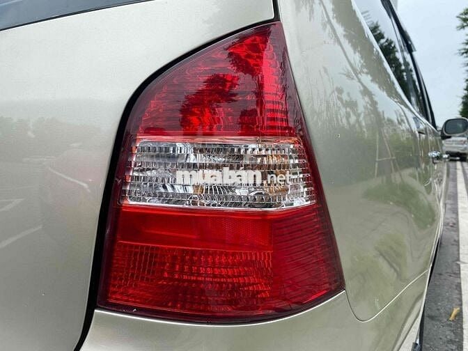 Nissan Grand livina 2010 1.8 AT