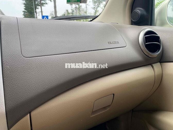 Nissan Grand livina 2010 1.8 AT