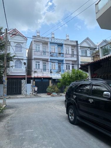 Cần bán nhà đường nội bộ xe hơi Lê văn lương ngay cầu Long Kiểng
