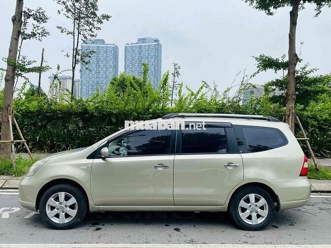 Nissan Grand livina 2010 1.8 AT