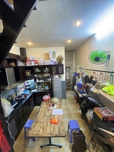 Nhà nở hậu nhẹ, Lâm Văn Bền 4x15m