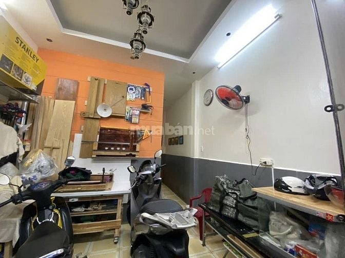 Nhà nở hậu nhẹ, Lâm Văn Bền 4x15m