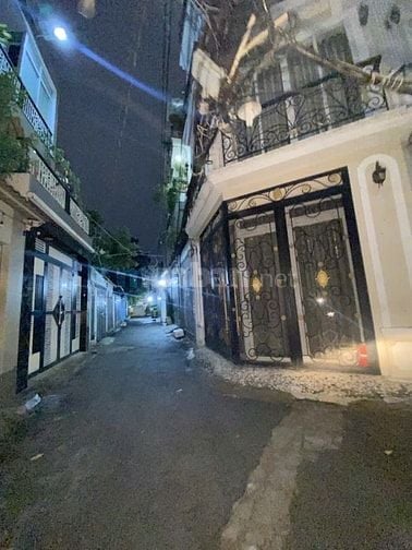 Nhà nở hậu nhẹ, Lâm Văn Bền 4x15m