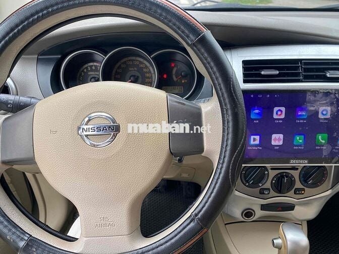 Nissan Grand livina 2010 1.8 AT